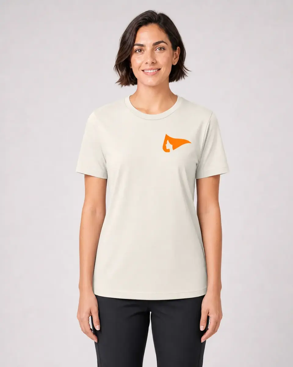 Camiseta Fem. Estampa Peito — Off White